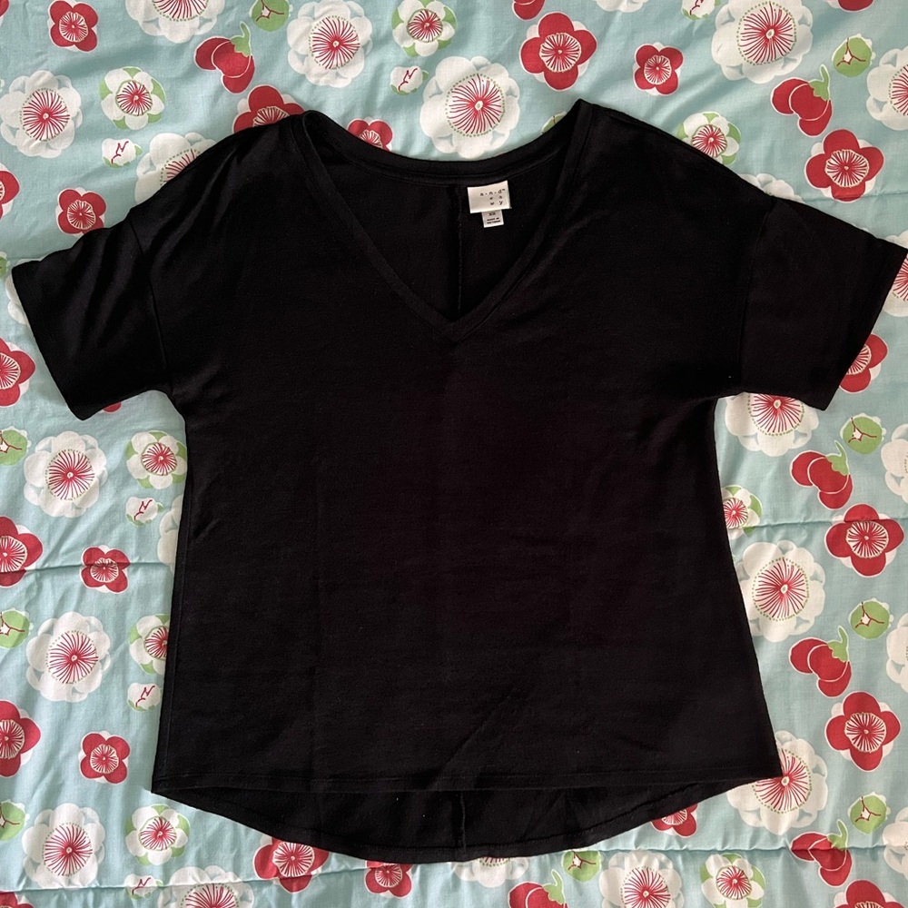 Black V-Neck Tee size XS